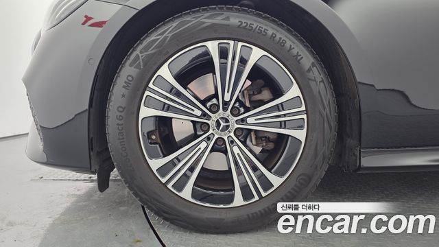 Mercedes-Benz E-Class 2025 — photo 5