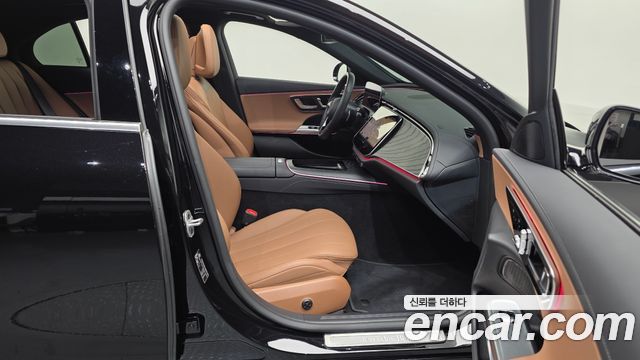 Mercedes-Benz E-Class 2025 — photo 17