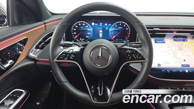 Mercedes-Benz E-Class 2025 — photo 19