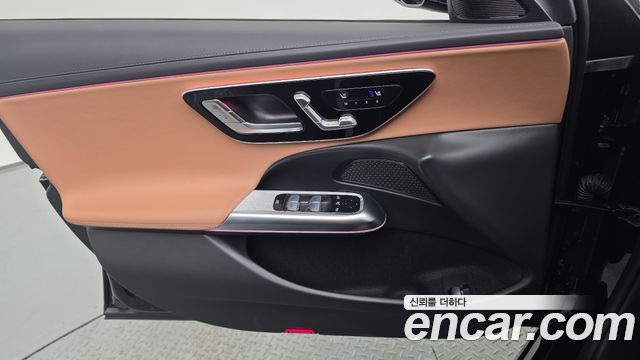 Mercedes-Benz E-Class 2025 — photo 14