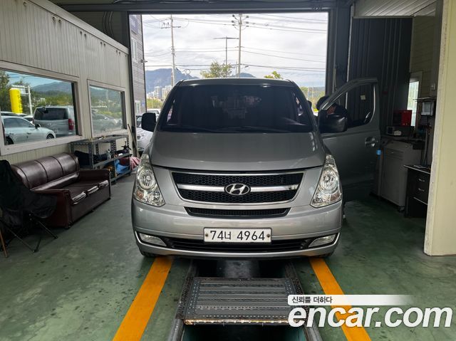 Hyundai Starex 2012 — photo 1