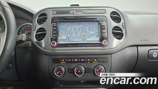 Volkswagen Tiguan 2016 — photo 12