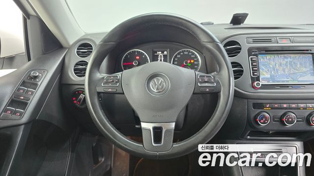 Volkswagen Tiguan 2016 — photo 13