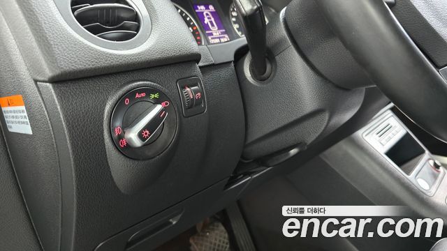 Volkswagen Tiguan 2016 — photo 18