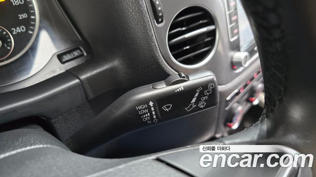 Volkswagen Tiguan 2016 — photo 19