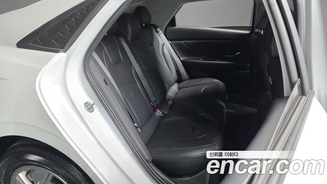 Hyundai AVANTE 2024 — photo 11