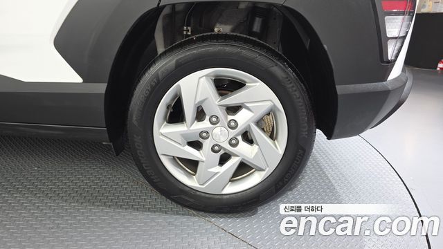 Hyundai Kona 2023 — photo 7