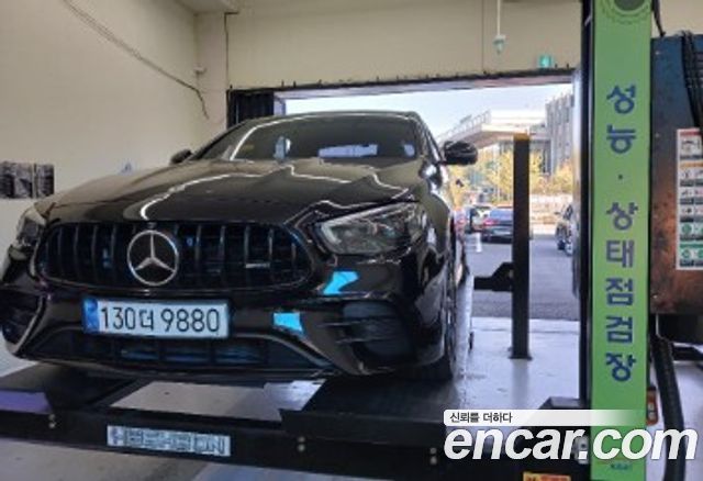 Mercedes-Benz E-Class 2023 — photo 1