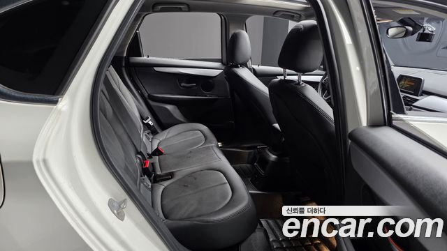 BMW 2-Series 2016 — photo 11