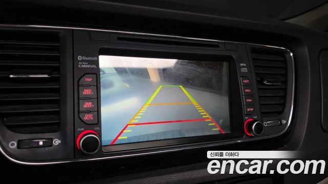Kia Canival 2016 — photo 22