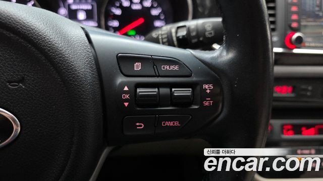 Kia Canival 2016 — photo 24
