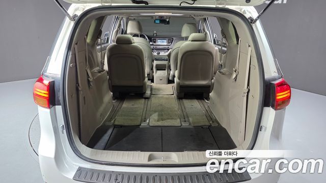 Kia Canival 2016 — photo 26