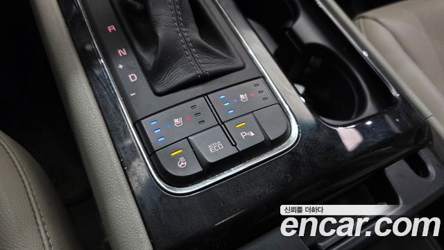 Kia Canival 2016 — photo 27