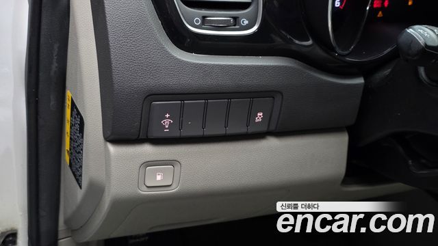 Kia Canival 2016 — photo 28