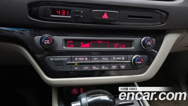 Kia Canival 2016 — photo 32