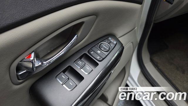 Kia Canival 2016 — photo 35