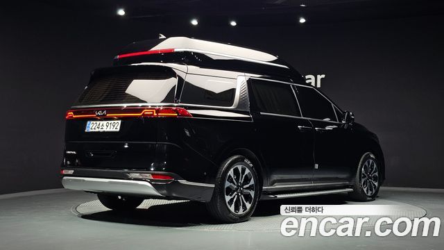 Kia Canival 2022 — photo 2