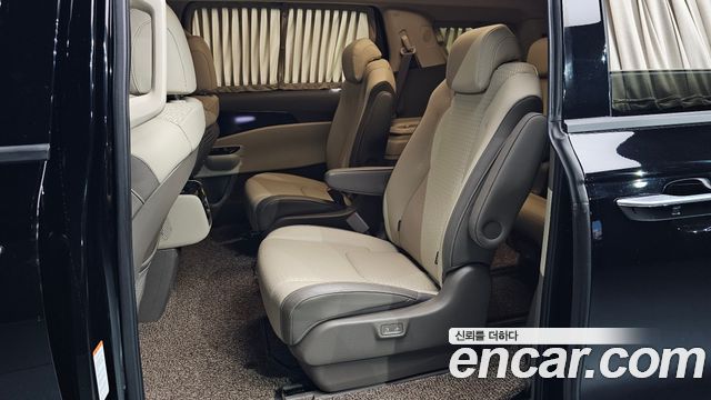 Kia Canival 2022 — photo 17