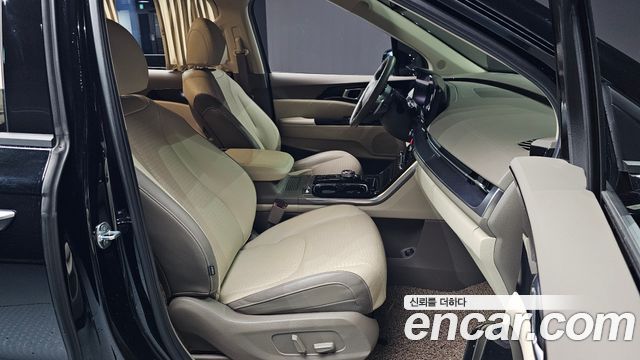 Kia Canival 2022 — photo 16