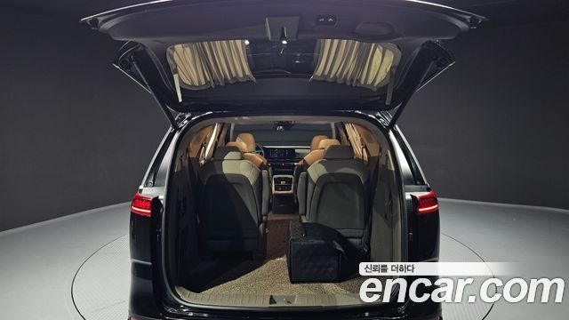 Kia Canival 2022 — photo 35
