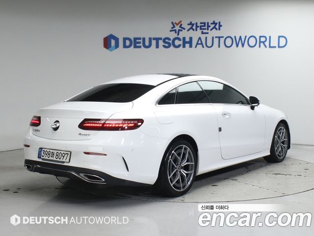 Mercedes-Benz E-Class 2022 — photo 2