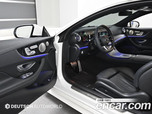Mercedes-Benz E-Class 2022 — photo 11