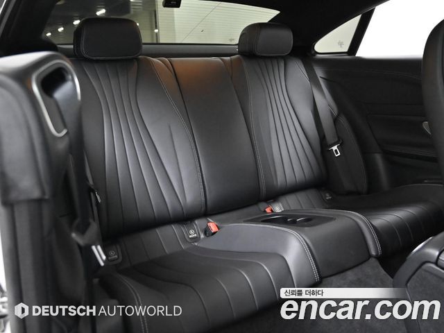Mercedes-Benz E-Class 2022 — photo 12