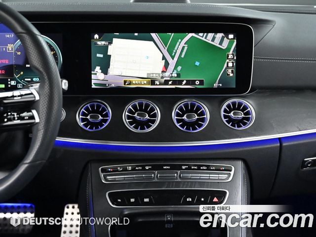 Mercedes-Benz E-Class 2022 — photo 14