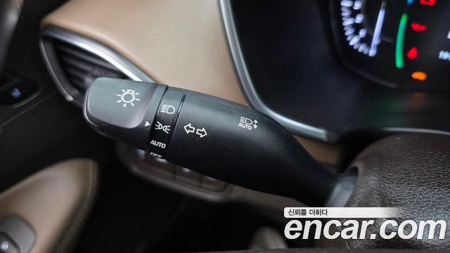 Hyundai Santafe 2019 — photo 26