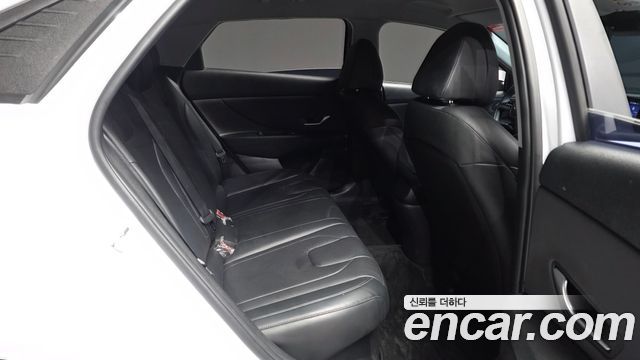 Hyundai AVANTE 2023 — photo 18