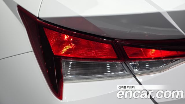 Hyundai AVANTE 2023 — photo 9