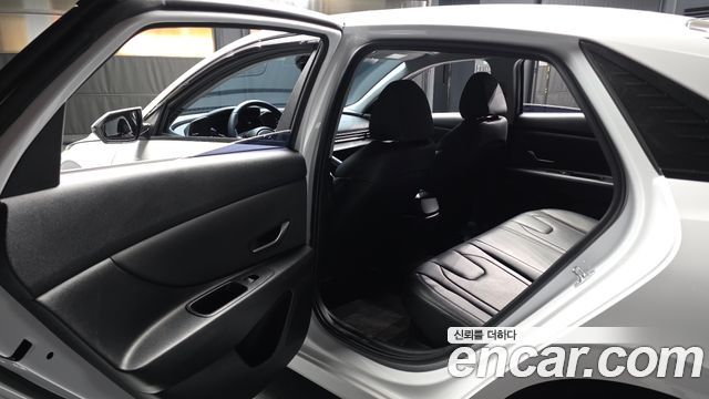 Hyundai AVANTE 2023 — photo 16