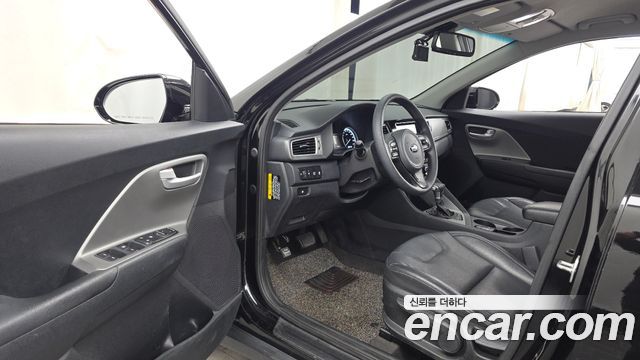 Kia Niro 2018 — photo 10
