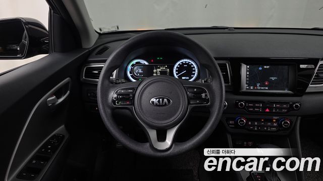 Kia Niro 2018 — photo 13