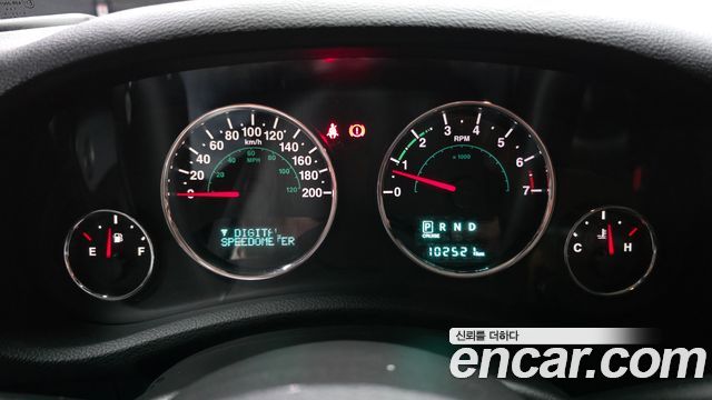 Jeep Wrangler 2017 — photo 11