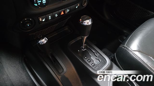 Jeep Wrangler 2017 — photo 12