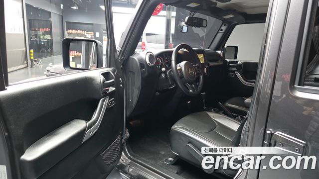 Jeep Wrangler 2017 — photo 13