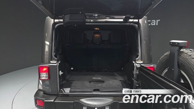 Jeep Wrangler 2017 — photo 26