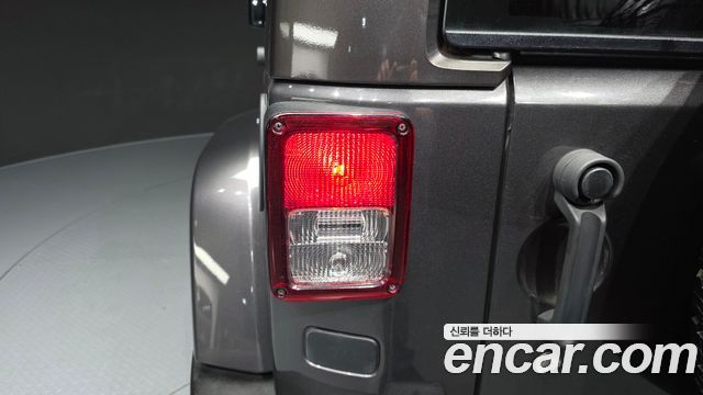 Jeep Wrangler 2017 — photo 9