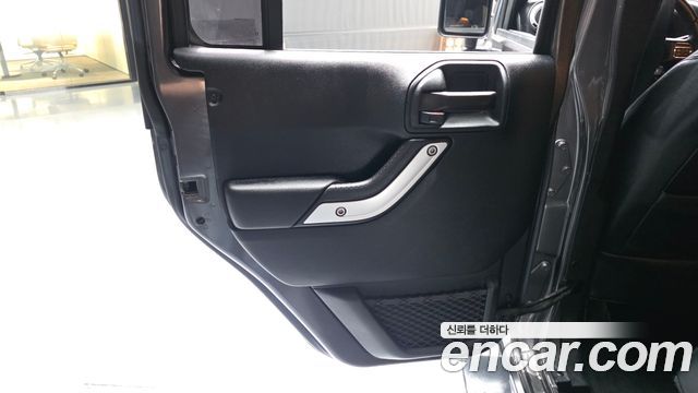 Jeep Wrangler 2017 — photo 15
