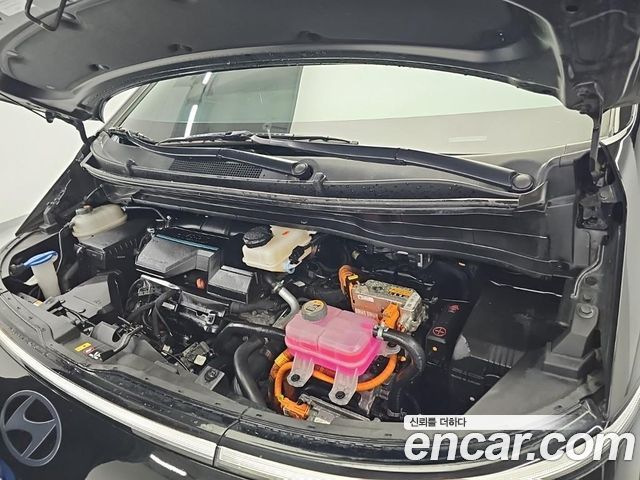 Hyundai Staria 2025 — photo 5