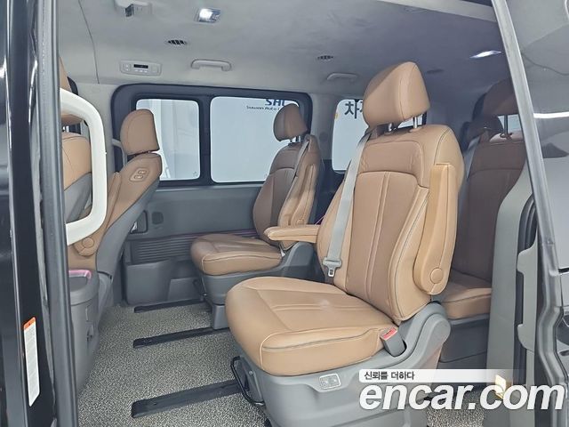 Hyundai Staria 2025 — photo 12