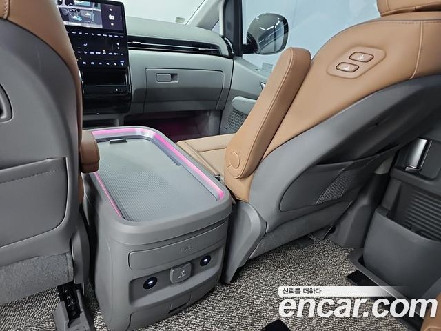 Hyundai Staria 2025 — photo 13