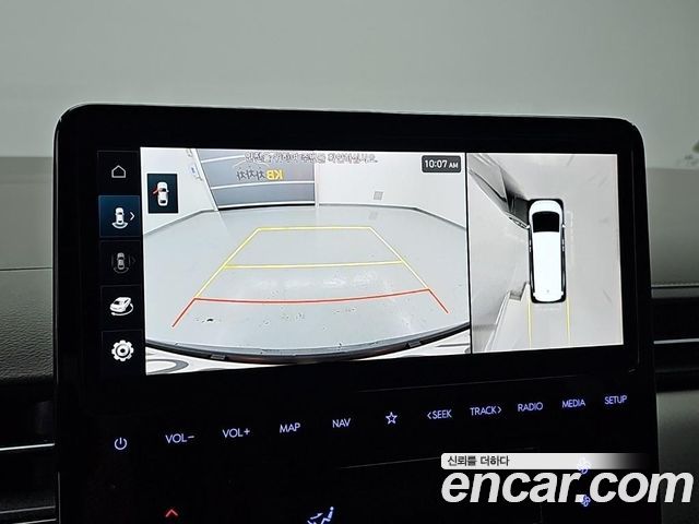 Hyundai Staria 2025 — photo 16