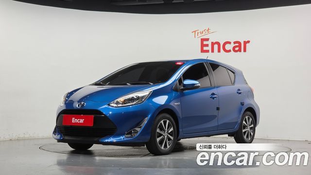 Toyota Prius 2019 — photo 1