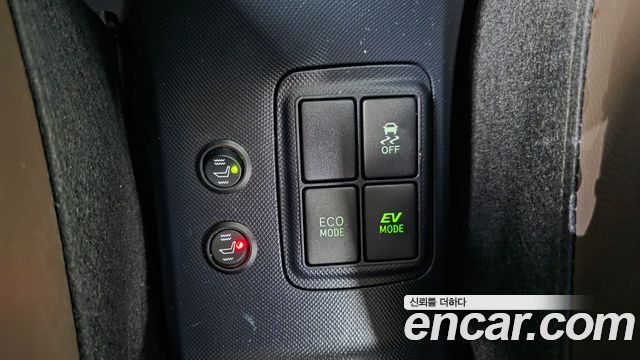 Toyota Prius 2019 — photo 25