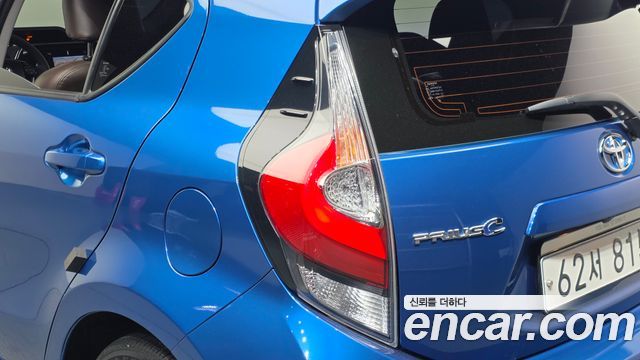 Toyota Prius 2019 — photo 9