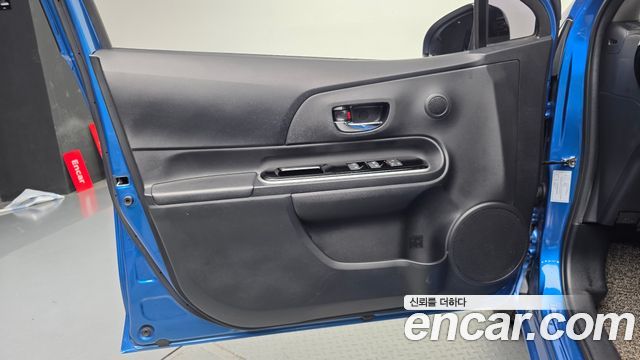 Toyota Prius 2019 — photo 14