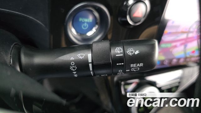 Toyota Prius 2019 — photo 28