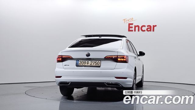 Volkswagen Jetta 2021 — photo 4